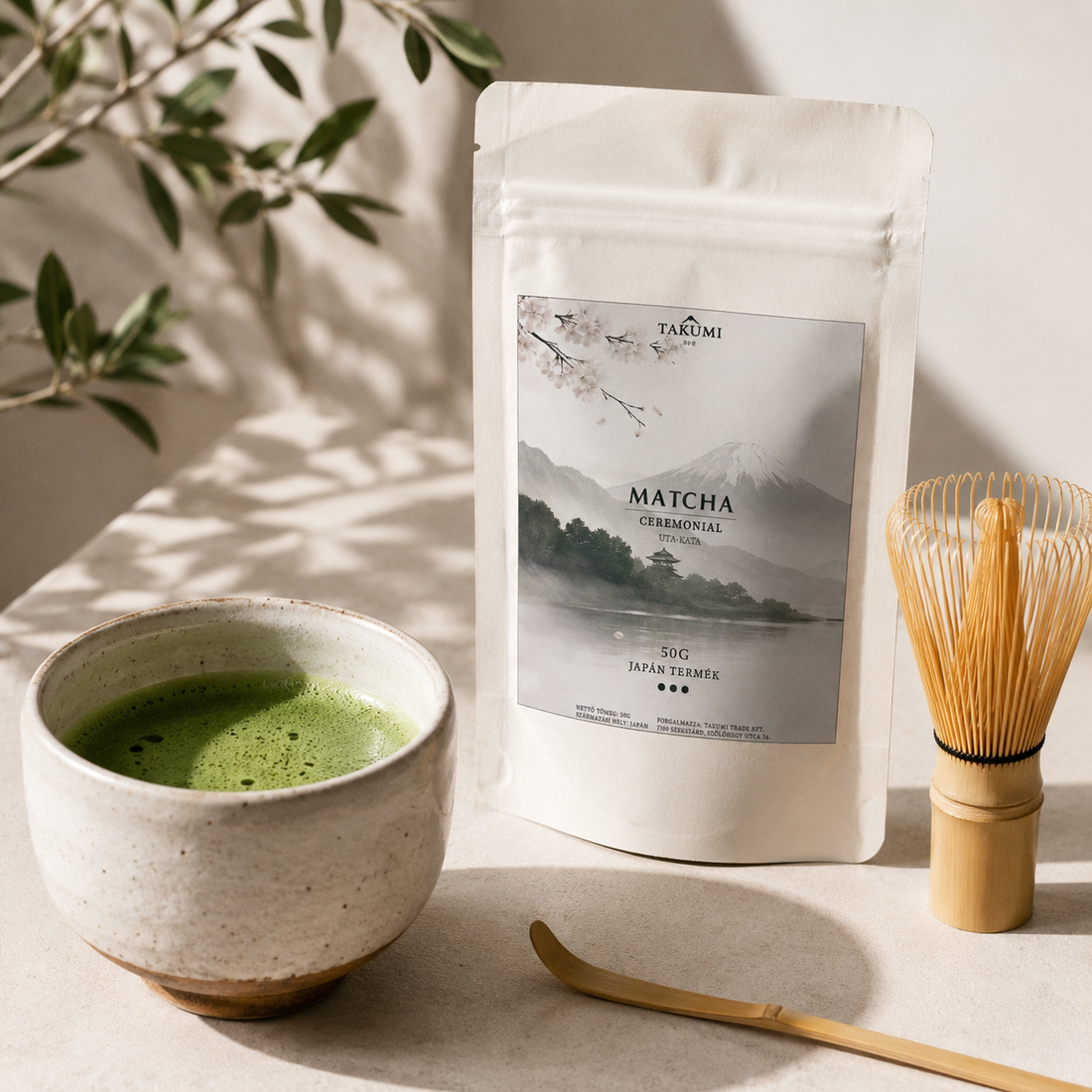 Japán matcha tea kerámia tálban Takumi csomagolással és bambusz habverővel
