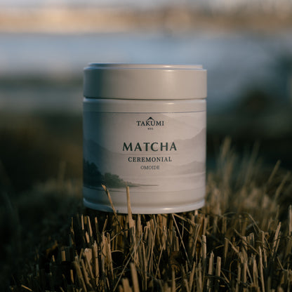 Omoide Ceremonial Matcha ritka prémium japán ceremonial grade matcha tea por fehér fémdobozban hagyományos teakészítéshez