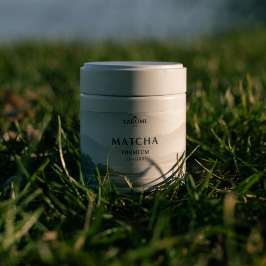 En-Gaku Premium Matcha prémium japán matcha tea por fehér fémdobozban mindennapi matcha készítéshez